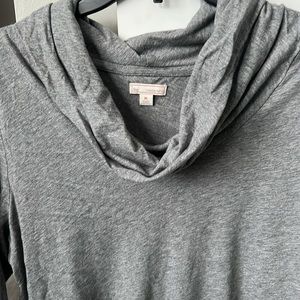 Gap XL women’s turtleneck 3/4 sleeve gray